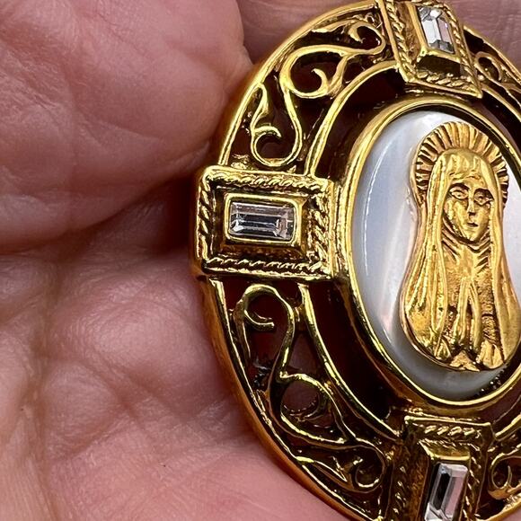 Vintage Vatican Library Mother of Pearl Mary Brooch Baguette Rhinestone Jewelry - Picture 4 of 8